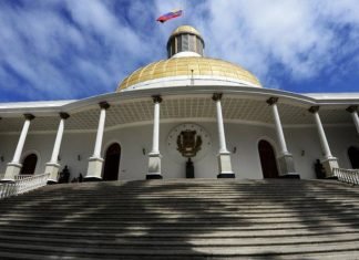 Ocho ministros se separan de sus cargos para aspirar a las parlamentarias