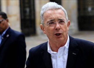 En Colombia jueza libera a Uribe Vélez