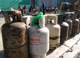 En Barquisimeto sector Brisas del Aeropuerto habitantes reclaman servicio de gas