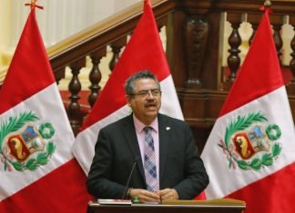 Manuel Merino será nuevo Presidente en transición democrática de Perú