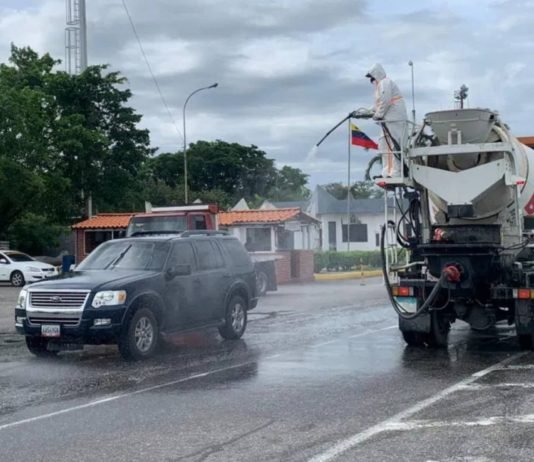 Jornada de desinfección en Peaje del municipio Simón Planas