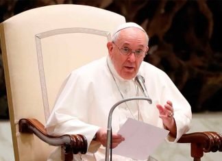 El Papa advierte sobre “catástrofe educativa”