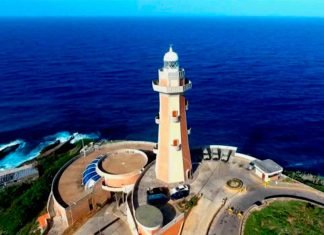 Faro de Punta Ballena