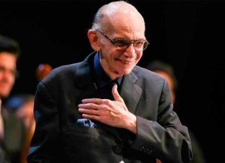 Premian la trayectoria del maestro Abreu