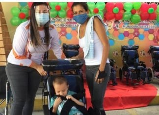 Fundación del Niño de Iribarren beneficia a 10 niños con coches ortopédicos