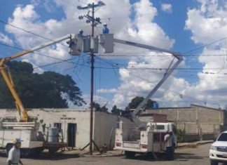 Corpoelec instala dos transformadores en el sector «La Isla» en Quibor