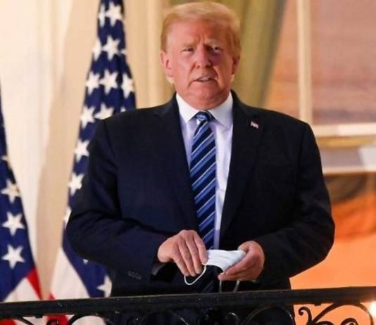 Trump firma el nuevo plan de estímulo tras bloquearlo durante días
