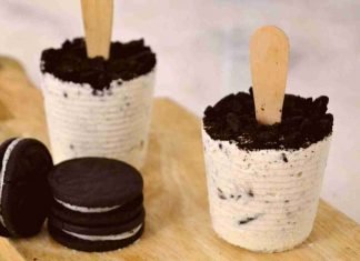 Helados de galletas en vasitos