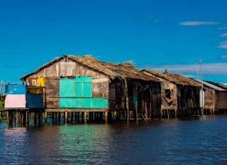 Palafitos en la laguna de Sinamaica