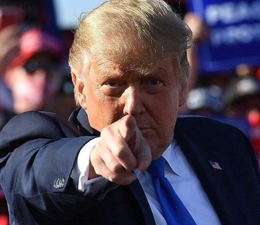 Trump suspende por 18 meses las deportaciones de venezolanos y autoriza otorgar permisos de trabajo.