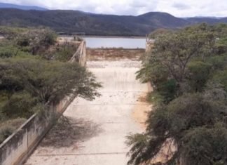 Denuncian bajo nivel de agua y descuido en instalaciones de la Represa Dos Cerritos