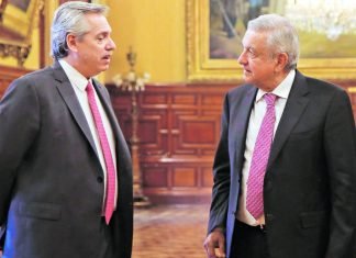 Alberto Fernández llegó al Palacio Nacional para reunirse con AMLO