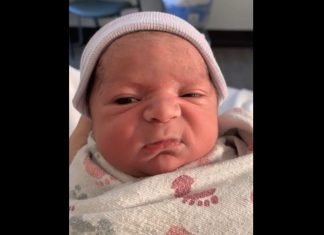 Bebé se decepciona al conocer el mundo (+Video)