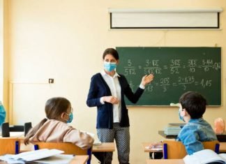 Sugieren abrir de forma paulatina los centros educativos