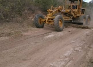 Ejecutan mejoras en vialidad agrícola en el Plan de Obras Lara 2021
