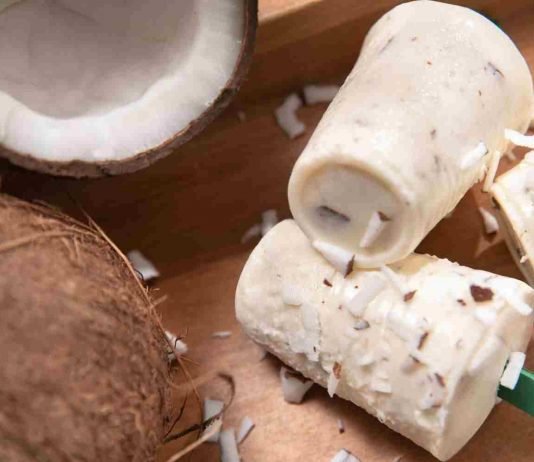 Helados de coco caseros