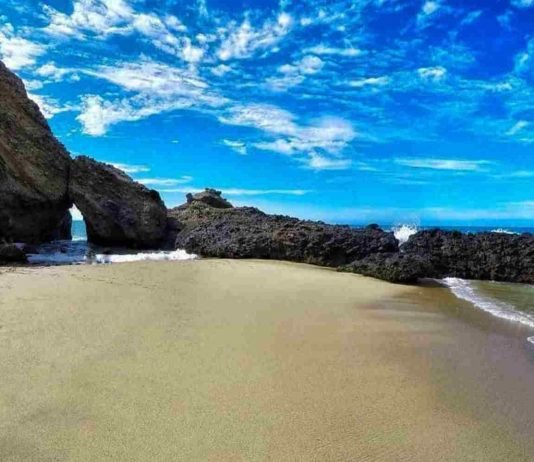 La Cueva, playa de Vargas