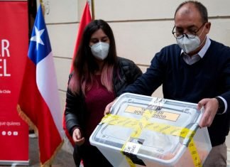 En Chile continúan comicios constituyentes evitando aglomeraciones por pandemia