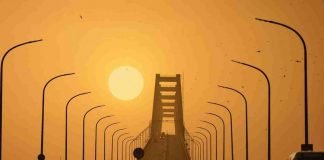 Atardecer en el puente sobre el Lago de Maracaibo