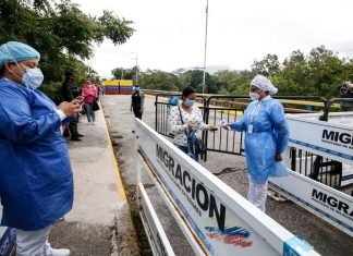Colombia reabre gradualmente fronteras con Venezuela