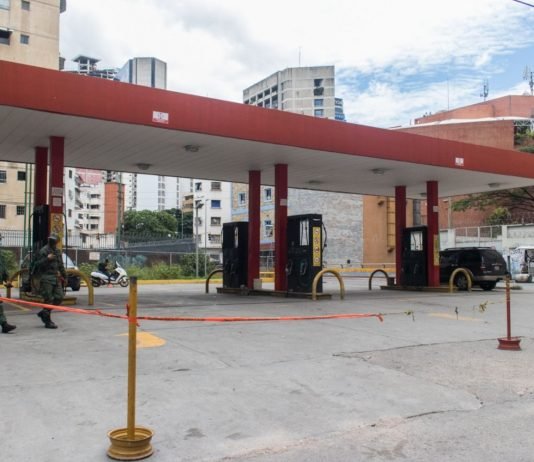 Colmenárez: Irregularidad en gasolina es por paralización bombeo en planta Carabobo