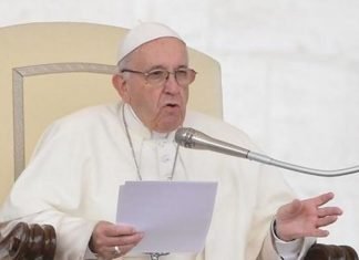 Papa llama a patriarcas de Oriente Medio a evitar odio y división