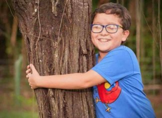 Niño ambientalista lucha por salvar el planeta