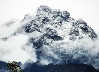 Pico Bolívar cubierto de nieve