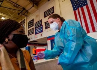 Kamala Harris llama a vacunación en el día de la independencia de EEUU