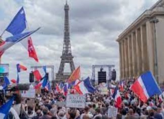Manifestaciones en Francia rechazan pasaporte sanitario de vacunación