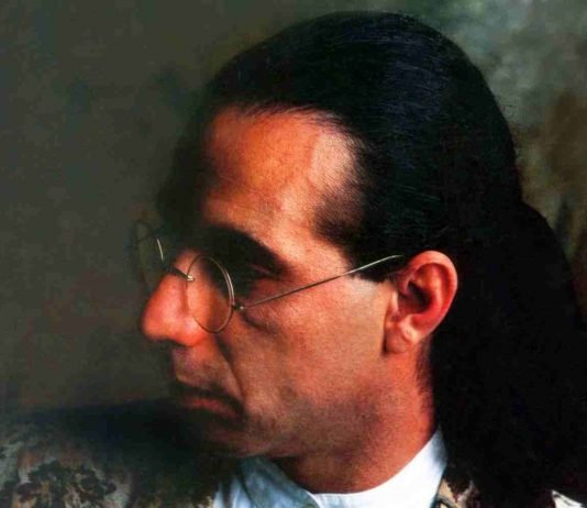 Los locos de siempre de Agni Mogollón