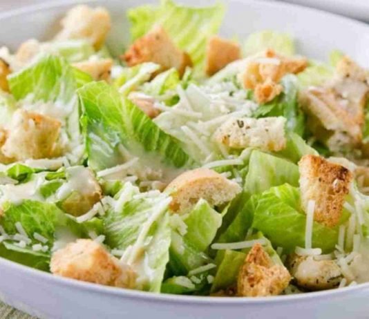 Ensalada César con pollo