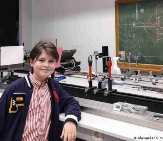 Con 11 años se graduó en Física
