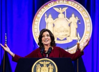Kathy Hochul será la primera gobernadora mujer de Nueva York