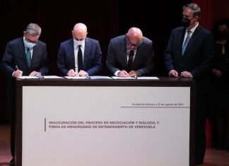 Gobierno y oposición firman memorando de entendimiento en México
