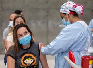 En octubre inicia plan de vacunación masiva a niños y jóvenes contra covid-19