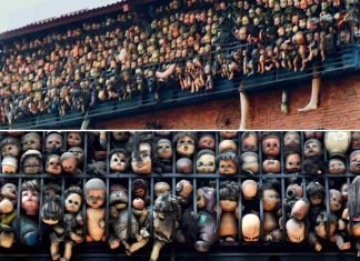 El balcón de las muñecas