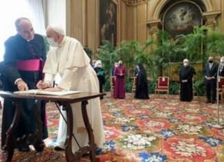 Papa, líderes religiosos y científicos piden mas ambición a Cumbre COP26