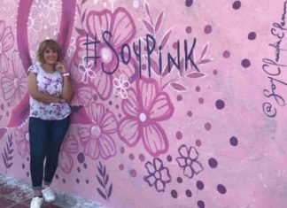 Artista dedica mural al cáncer de mama