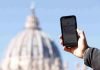 El Vaticano relanza una app