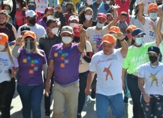 Candidato Adolfo Pereira realizó cierre de campaña electoral con caminata junto al poder popular en Morán