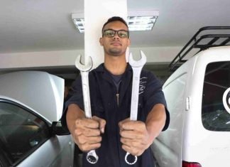 Con 16 años trabaja y emprende