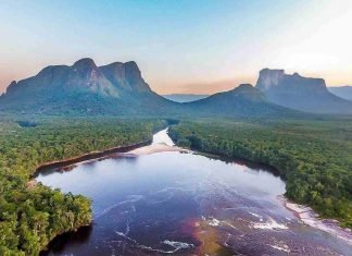 Raudal de Ceguera, Río Autana