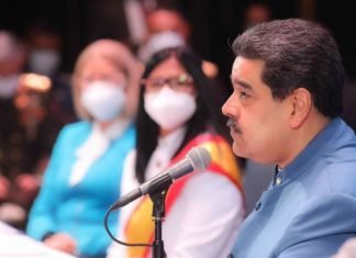 Maduro: «El bloqueo de la mente, la corrupción y la ineficiencia, es peor que el bloqueo gringo»