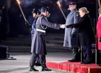 Ejercito alemán realizó ceremonia de mayor tributo a Angela Merkel