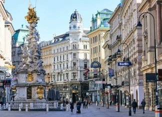 Europeos aplican medidas en Navidad para evitar extensión del coronavirus