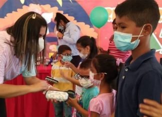 Fundación del Niño entregó lentes correctivos a 100 infantes en Iribarren