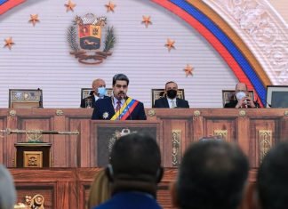 Maduro insta a Tareck El Aissami a actuar contra mafias del combustible