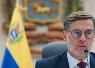 Canciller exige a EEUU devolver bienes y sedes diplomáticas de Venezuela