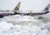 Miles de vuelos cancelados por tormenta de nieve que azota noreste de EEUU